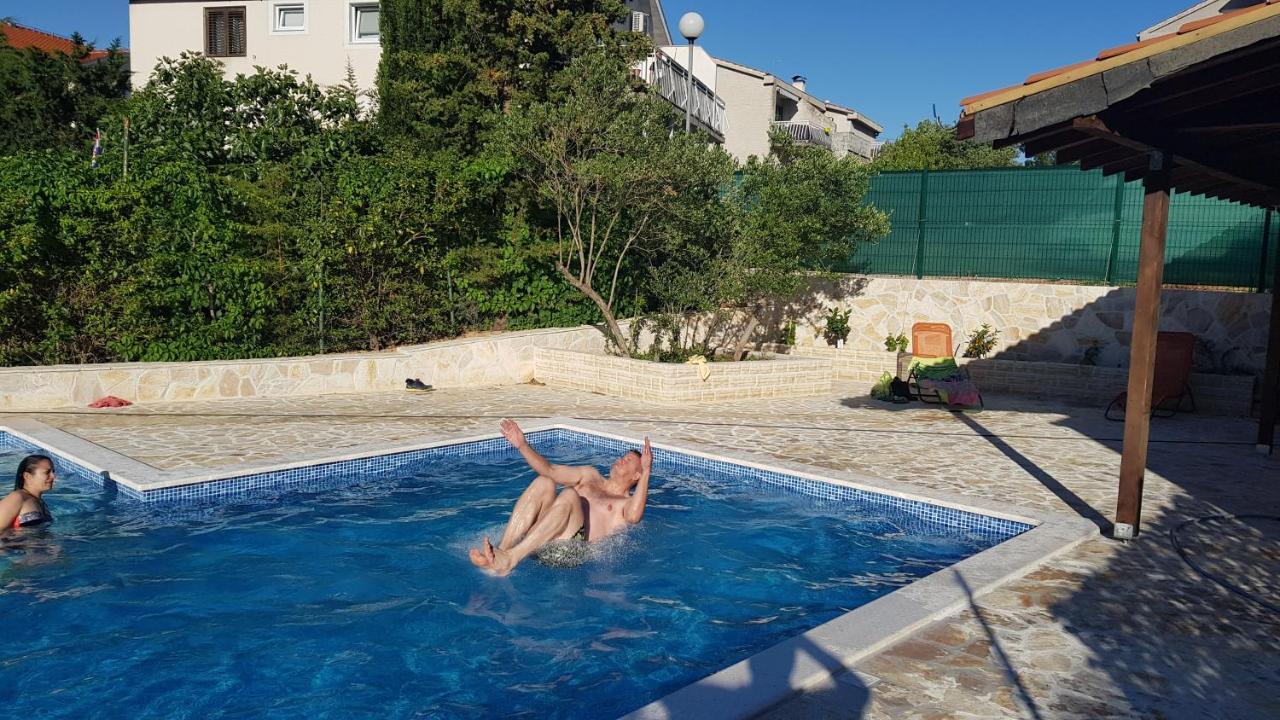 Villa Ivanka Murter Ap B Sa Grijanim Bazenom I Besplatnim Parkingom Екстер'єр фото